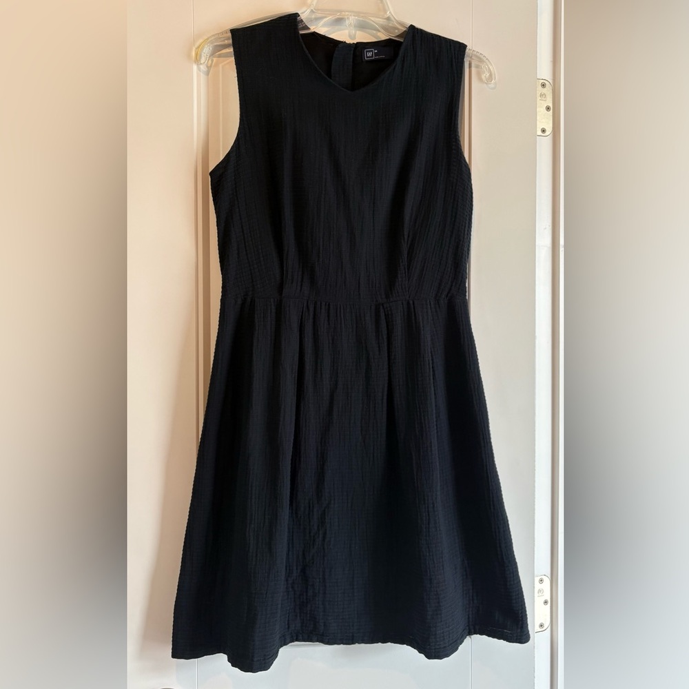 3/$15 GAP Black Textured Fit & Flare Sleeveless Dress